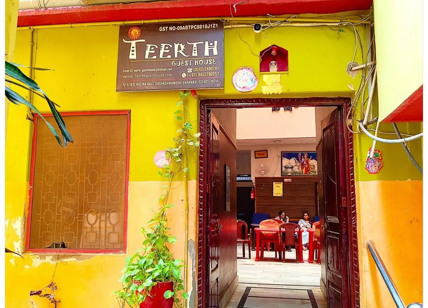 ****  Hotel Teerth Guest House Varanasi Near G͎Odowlia Chauraha - 100 Meter From Baba Biswanath Temple And Ganga Arti Dashashwamedh Ghat - #Prime Location #Fully Air Conditioned Rooms - #Restaurant #Wi-Fi Facility - Best Seller In Varanasi Indien